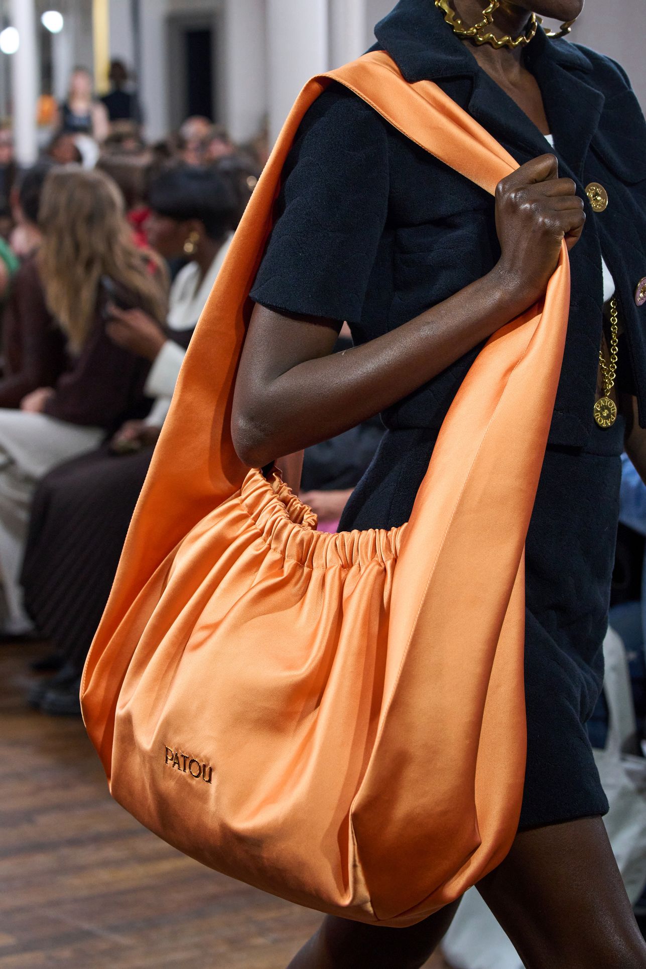 ���� ������� ��������� ������ ����� Patou حق